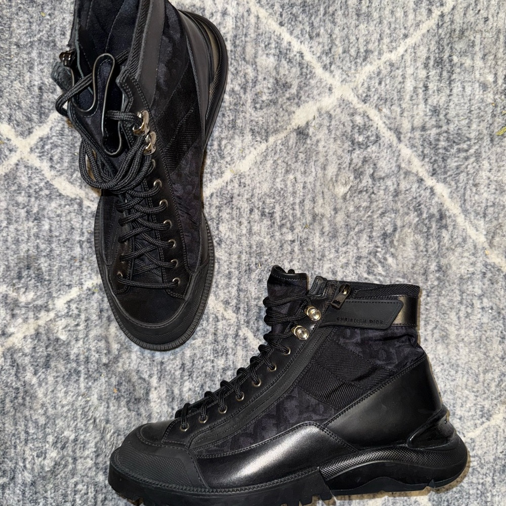 Dior Black Sneakers Sleek Minimalist Design - Picture 8 of 8